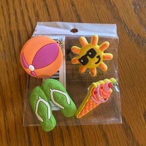 10/$13 NEW Crocs accessories
